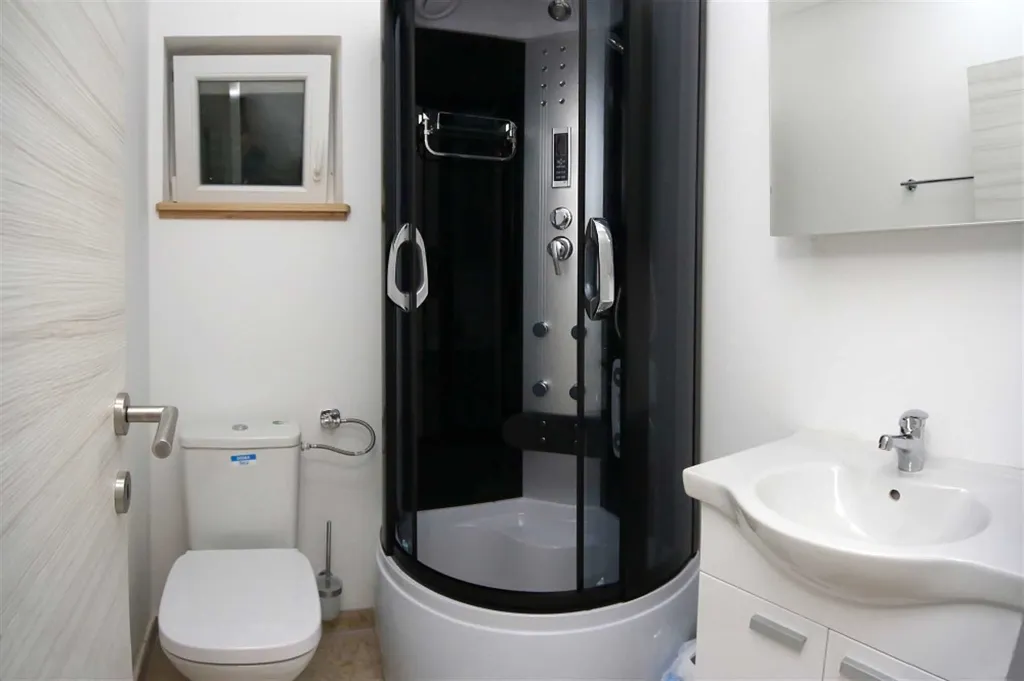 Vodice 1-Bedroom Apartment with Sea View for 3