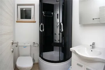 Vodice 1-Bedroom Apartment with Sea View for 3