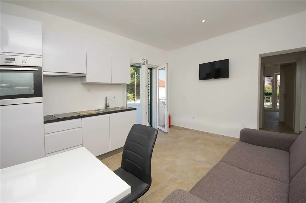 Vodice 1-Bedroom Apartment for up to 4