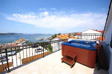Apartment in Vodice for 4-6 Guests with Sea View