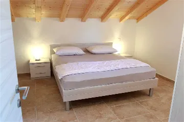 Apartment in Vodice for 4-6 Guests with Sea View