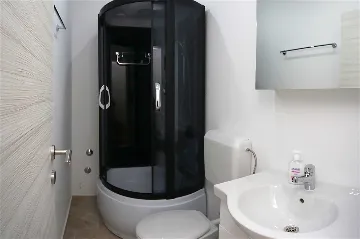 Apartment in Vodice for 4-6 Guests with Sea View