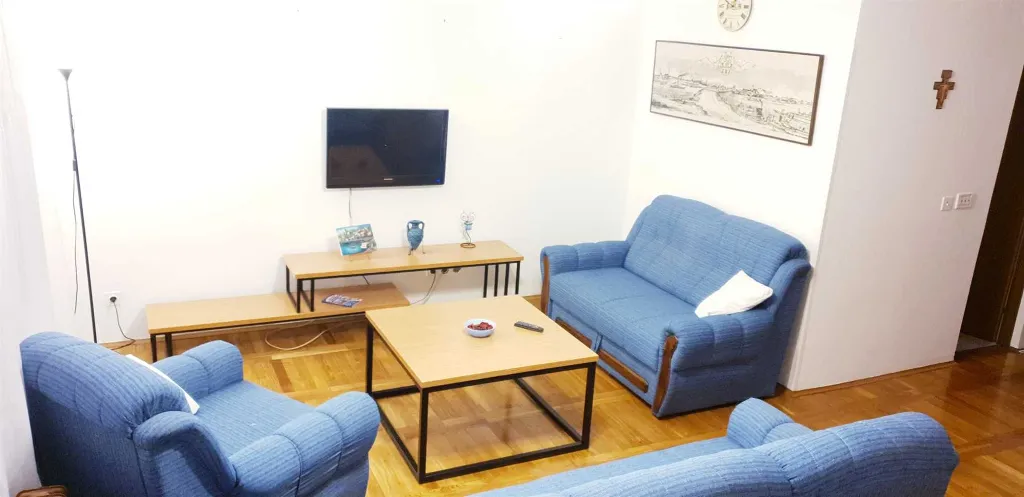 Vodice One-Bedroom Apartment for up to 10 Guests
