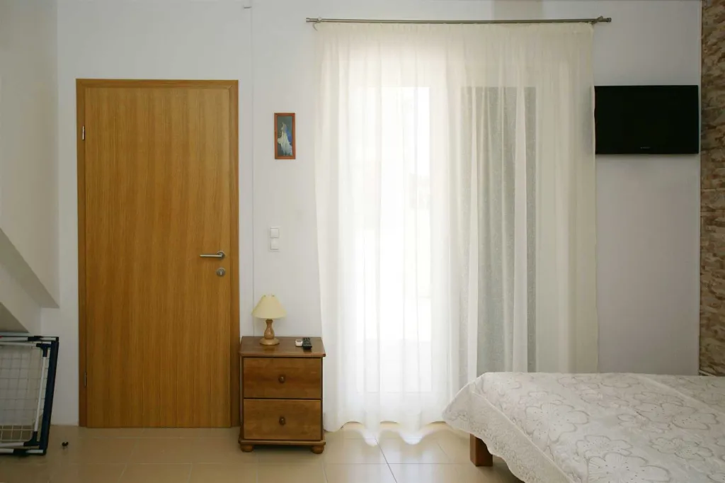 Vodice Apartment for 3 Guests near Pebble Beach