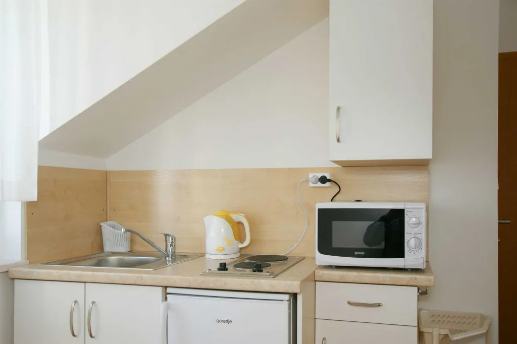 Vodice 1-Bedroom Apartment for Up to 3 Guests