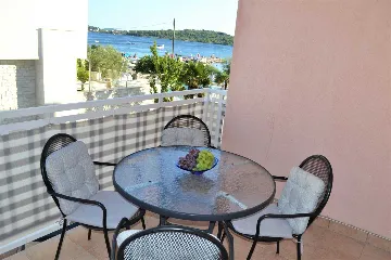 Vodice Apartment for 2-4 Guests with Sea View