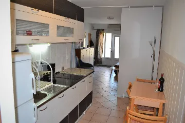 Vodice Apartment for 2-4 Guests with Sea View