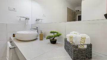 4-Bedroom Villa with Pool in Vodice