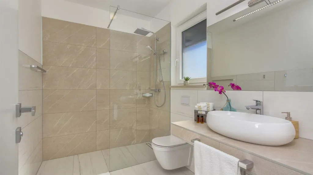 4-Bedroom Villa with Pool in Vodice