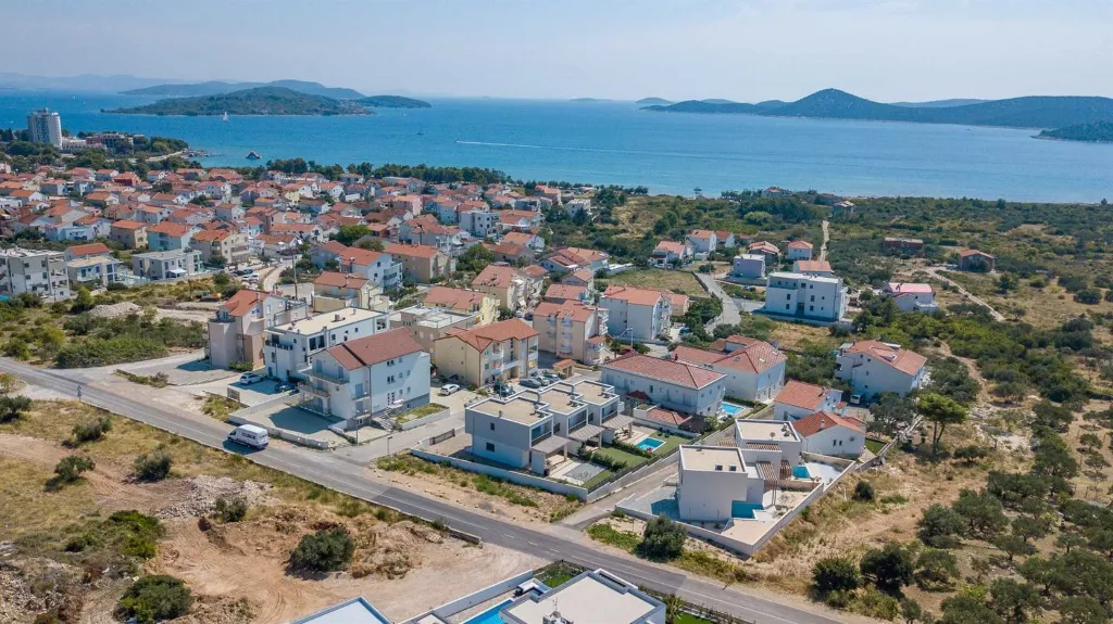 4-Bedroom Villa with Pool in Vodice