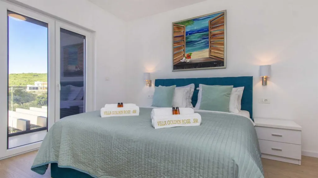 4-Bedroom Villa with Pool in Vodice