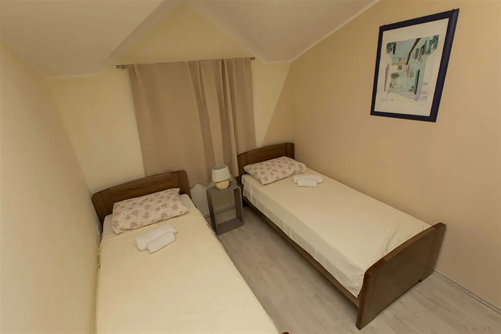 Vodice Apartment Near Pebble Beach (4–6 Guests)
