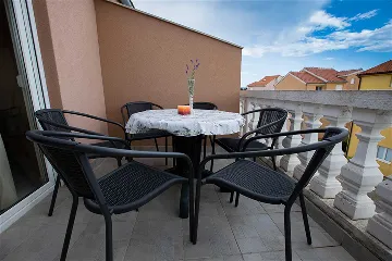 Vodice Apartment Near Pebble Beach (4–6 Guests)
