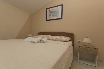 Vodice Apartment Near Pebble Beach (4–6 Guests)