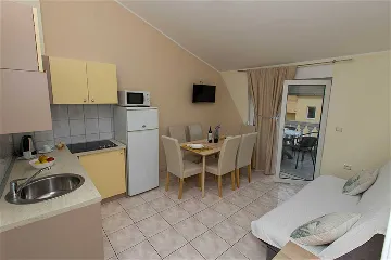 Vodice Apartment Near Pebble Beach (4–6 Guests)