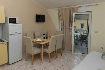 Vodice Apartment Near Pebble Beach (4–6 Guests)