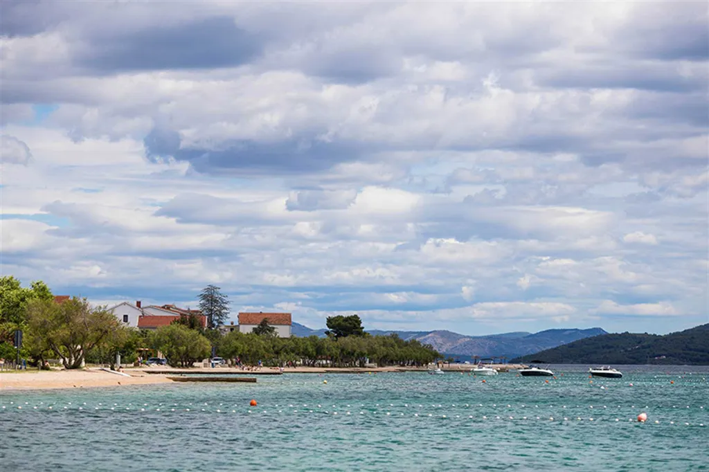 Vodice Apartment Near Pebble Beach (4–6 Guests)
