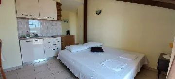 Studio in Srima for Up to 4 Guests