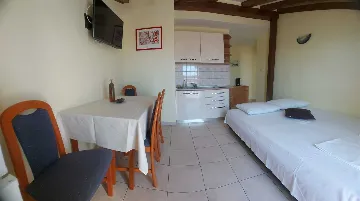 Studio in Srima for Up to 4 Guests