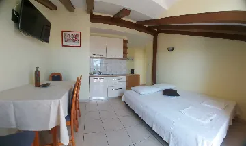 Studio in Srima for Up to 4 Guests