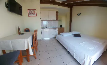 Studio in Srima for Up to 4 Guests