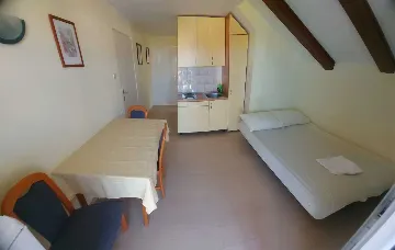 1-Bedroom Apartment for 1 Guest in Srima