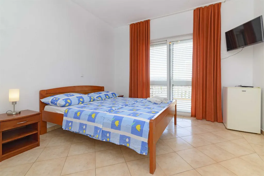 Single-Guest Room in Vodice (Srima)