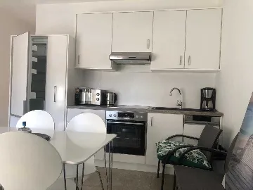 Srima 1-Bedroom Apartment for Up to 5 Guests