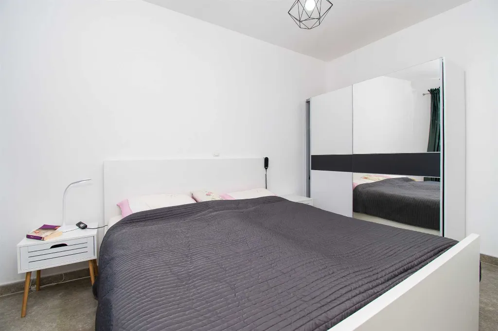 1-Bedroom Apartment in Srima (Up to 3 Guests)