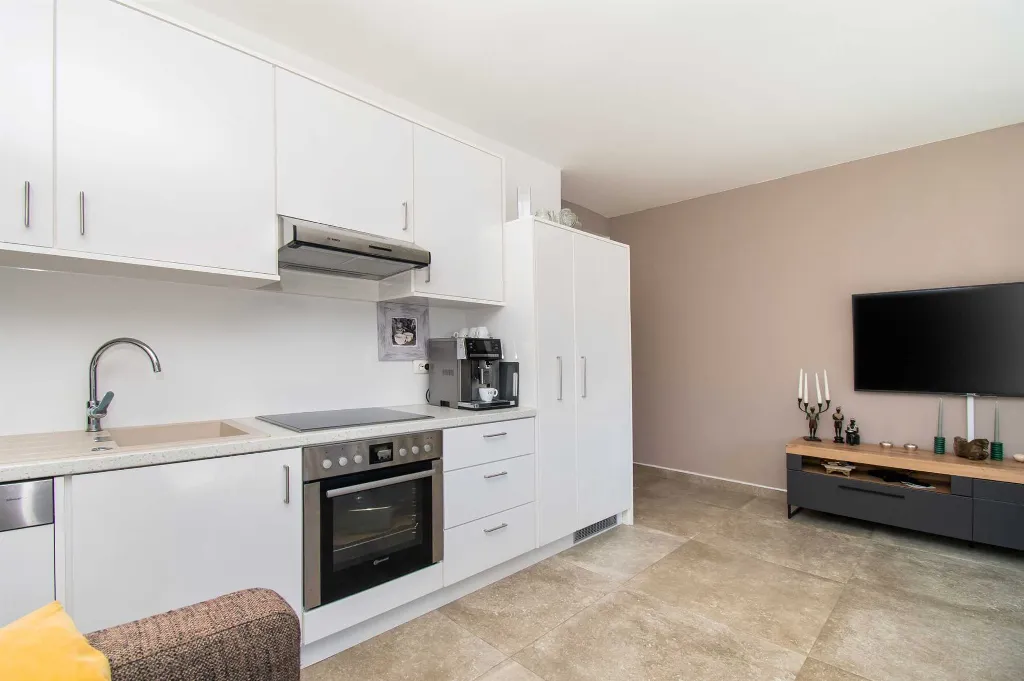 1-Bedroom Apartment in Srima (Up to 3 Guests)