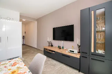 1-Bedroom Apartment in Srima (Up to 3 Guests)