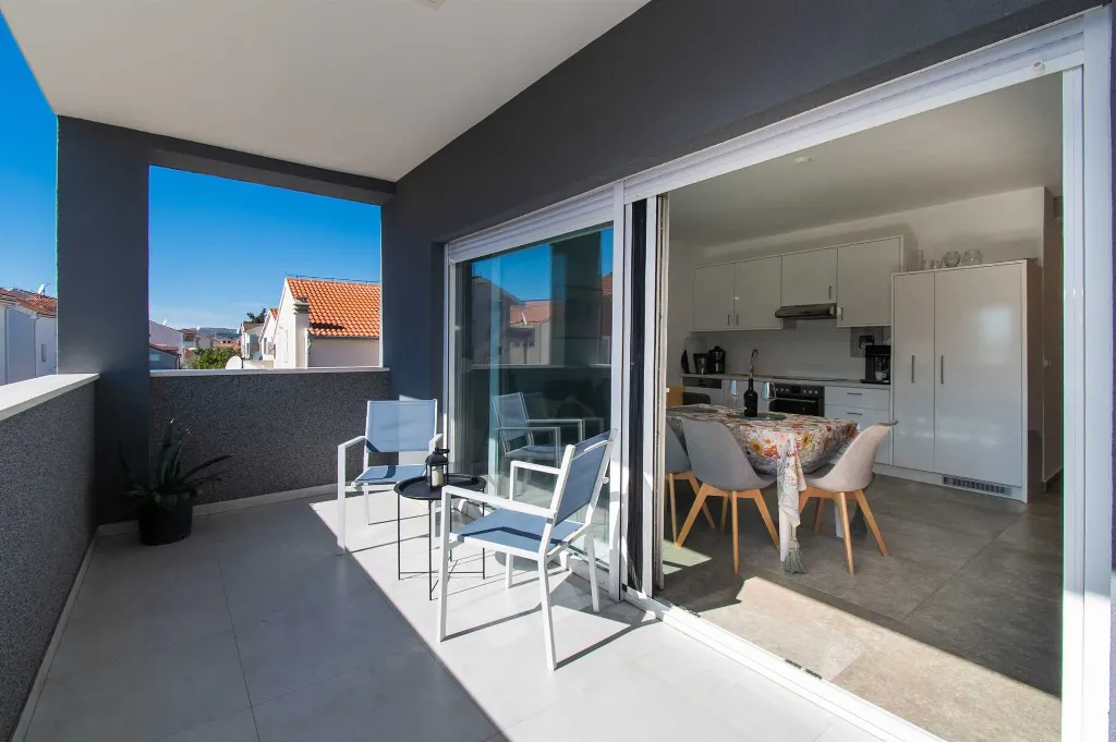1-Bedroom Apartment in Srima (Up to 3 Guests)