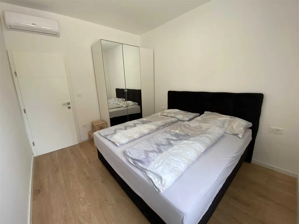 2-Bedroom Apartment in Vodice with Balcony