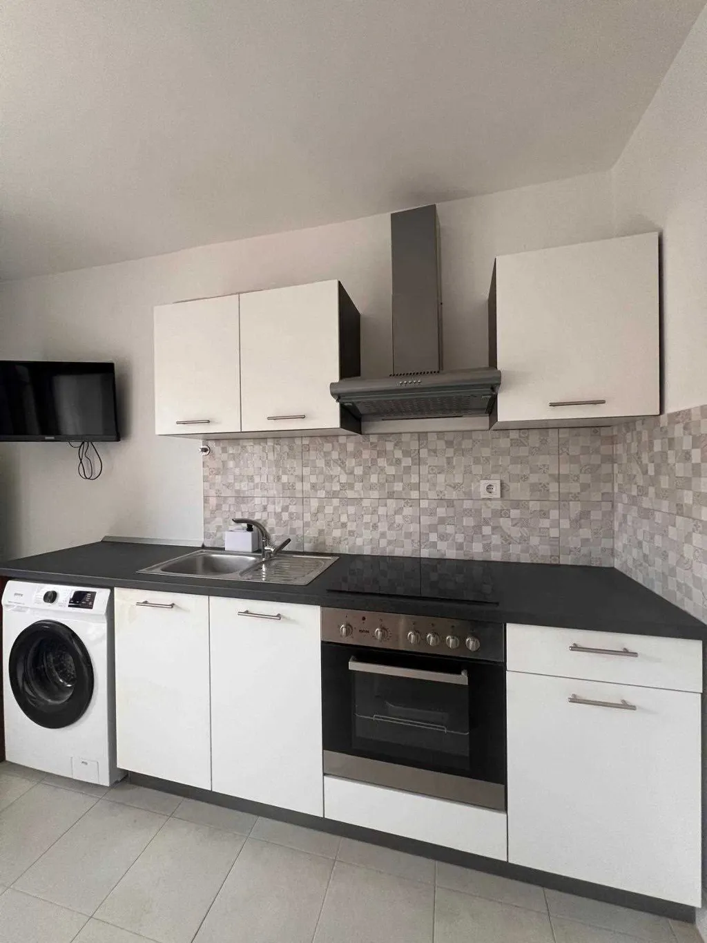 2-Bedroom Apartment in Vodice for Up to 4