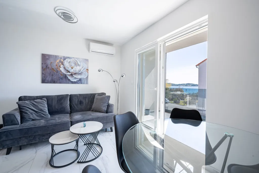 Srima 1-Bedroom Apartment for up to 4 Guests