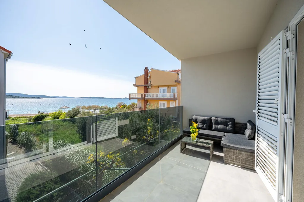 Srima 1-Bedroom Apartment for up to 4 Guests