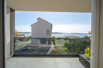 Srima 1-Bedroom Apartment for up to 4 Guests