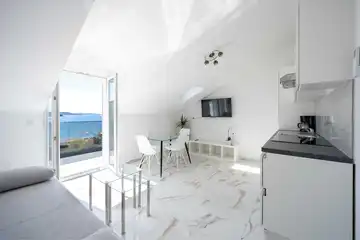 One-Bedroom Apartment for Up to 4 in Srima