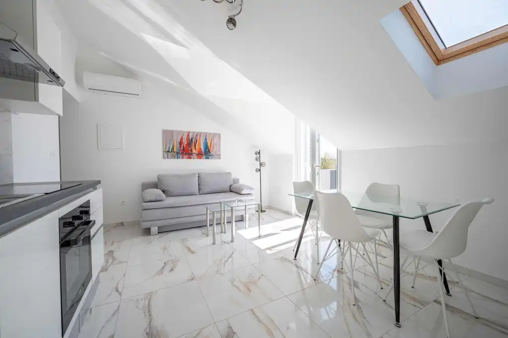 One-Bedroom Apartment for Up to 4 in Srima