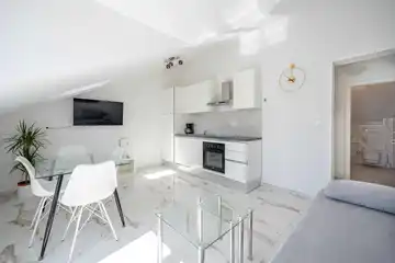 One-Bedroom Apartment for Up to 4 in Srima