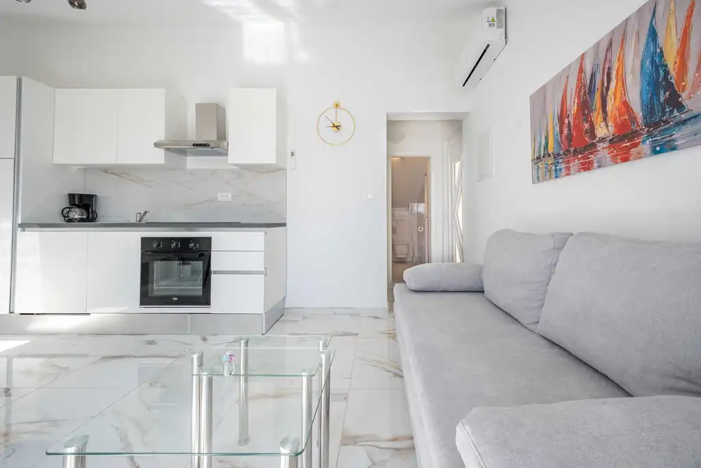One-Bedroom Apartment for Up to 4 in Srima