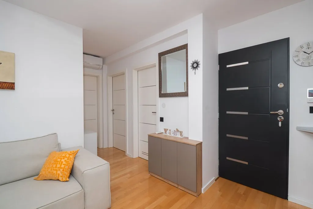 Two-Bedroom Apartment in Vodice for Solo Stays