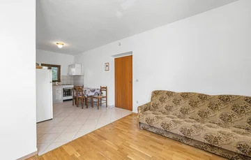 Vodice 2-Bedroom Apartment for Up to 5 Guests