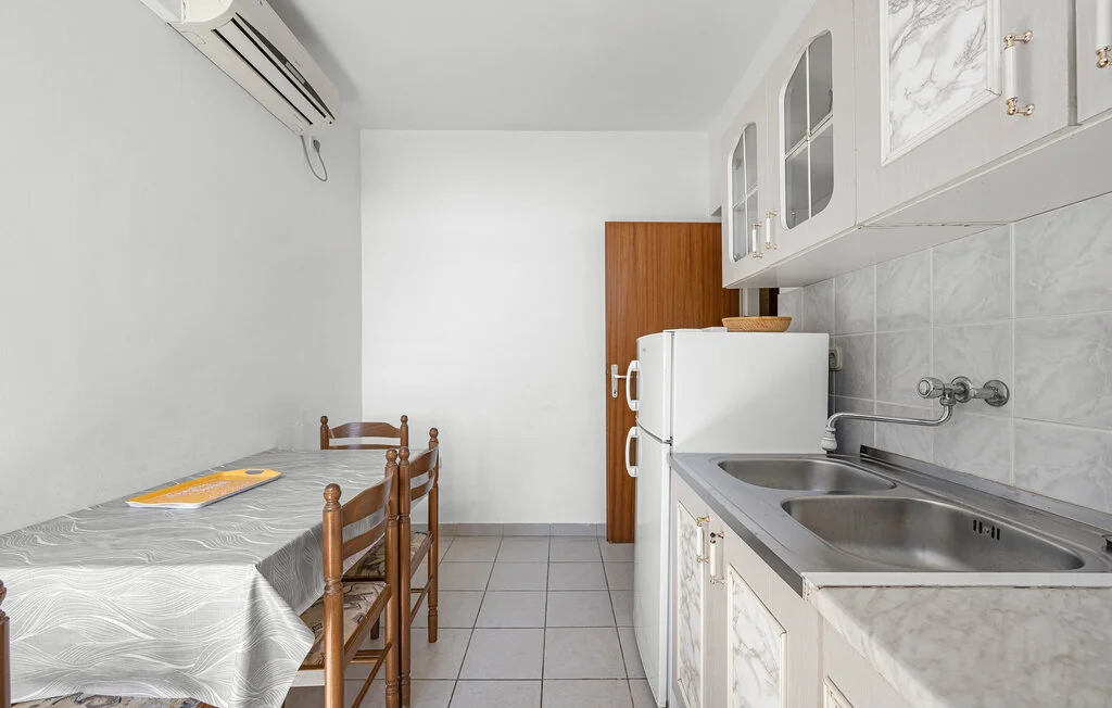 Sea-View 2-Bedroom Apartment in Vodice