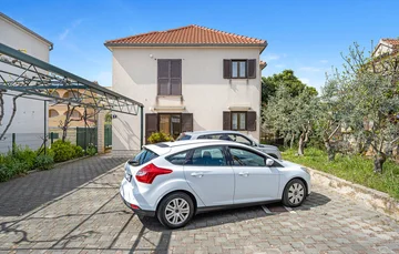 Apartment in Vodice with Sea View and Free Parking