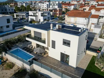 4-Bed Holiday House with Private Pool in Vodice