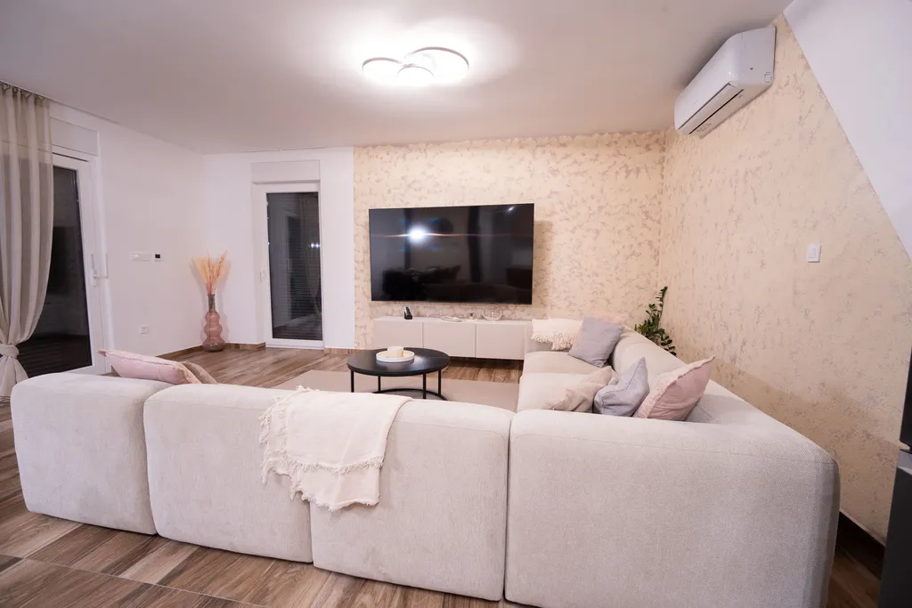 4-Bed Holiday House with Private Pool in Vodice