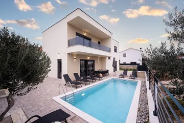 4-Bed Holiday House with Private Pool in Vodice