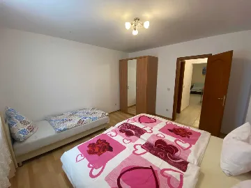 Vodice 1-Bedroom Apartment for up to 5