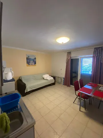 Vodice 1-Bedroom Apartment for up to 5